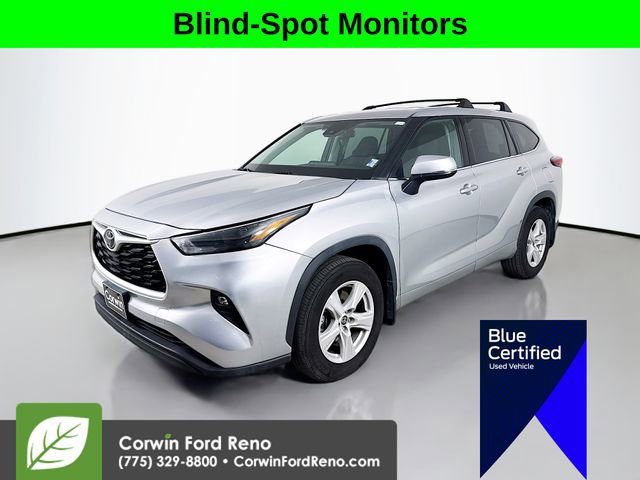 Used 2022 Toyota Highlander LE image 4