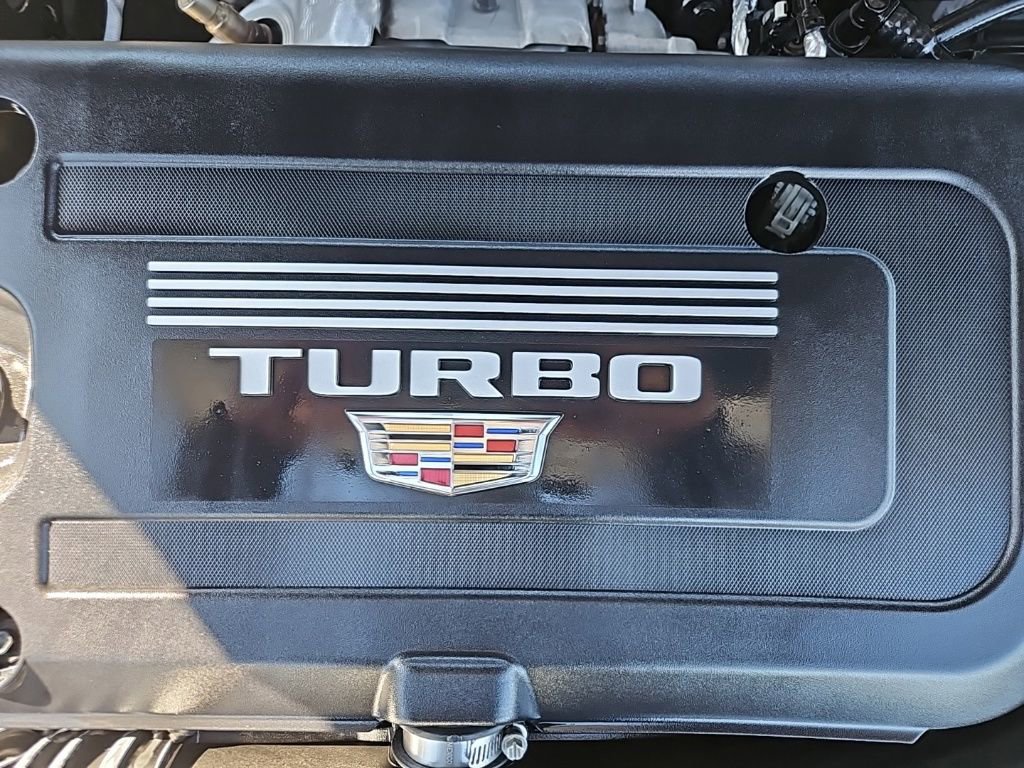 Used 2025 Cadillac XT4 Premium Luxury image 37