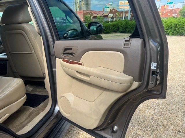 Used 2011 Chevrolet Tahoe LT RWD image 33