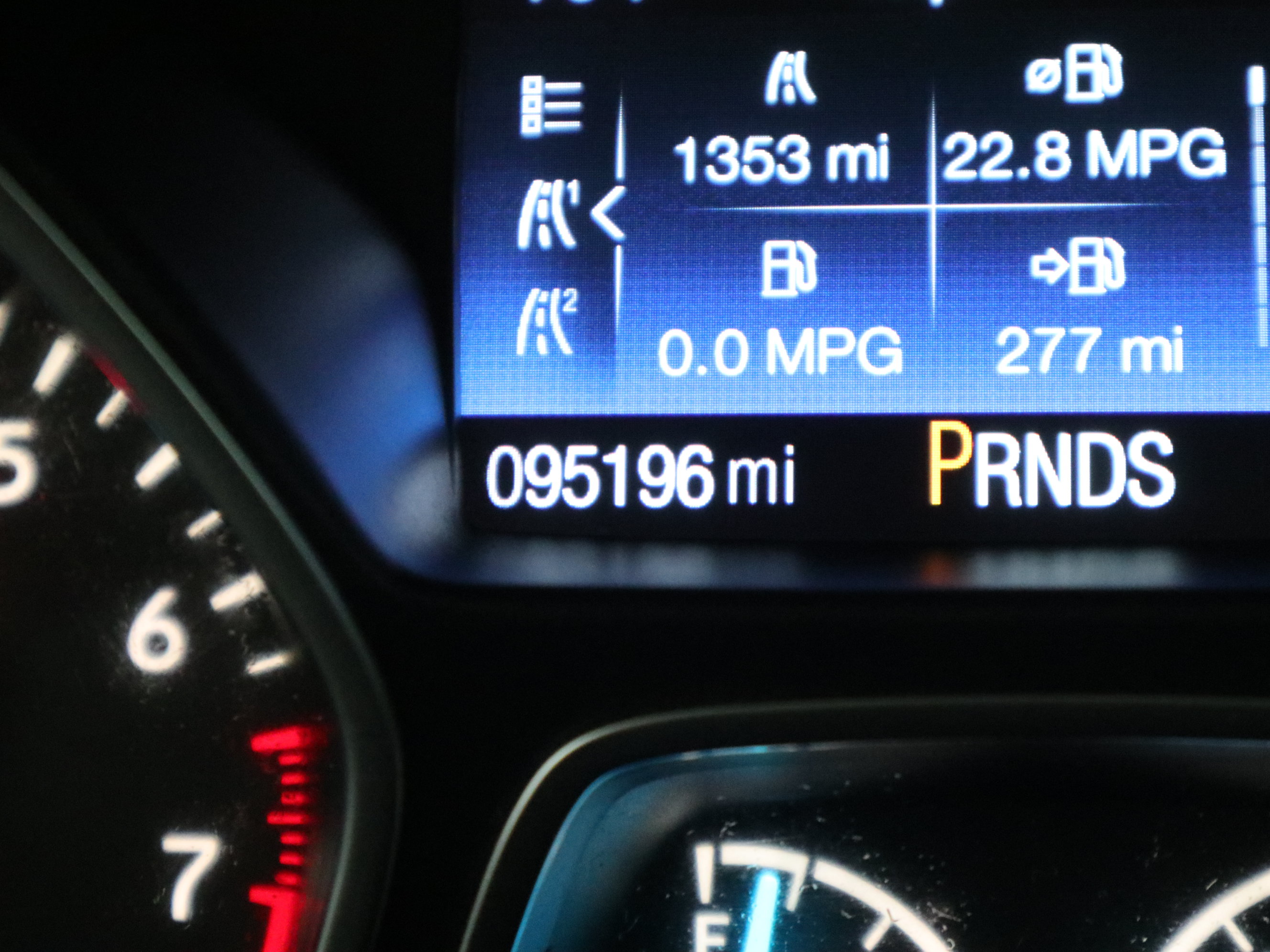 Used 2017 Ford Escape SE w/ SE Cold Weather Package AWD/4WD image 19