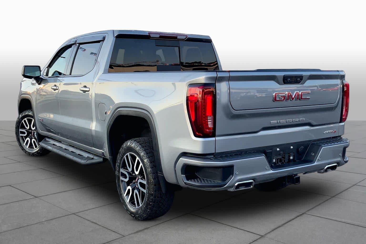 Used 2023 GMC Sierra 1500 AT4 w/ AT4 Preferred Package AWD/4WD image 12