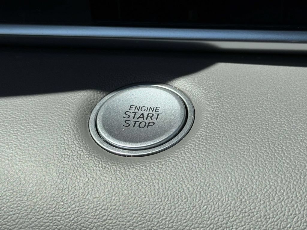 Certified 2023 Hyundai Elantra SEL FWD image 30