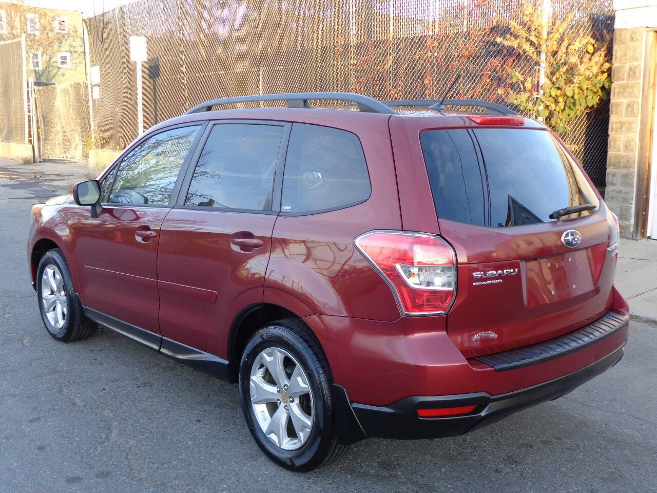 Used 2015 Subaru Forester 2.5i Premium w/ All-Weather Package image 4