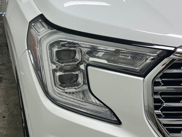 Used 2024 GMC Terrain Denali w/ Denali Premium Package image 13