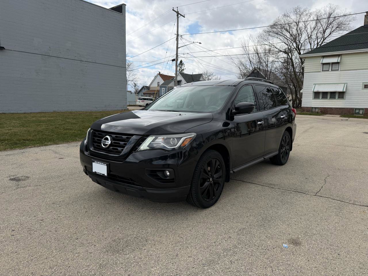 Used 2018 Nissan Pathfinder SL w/ Midnight Edition Package image 3