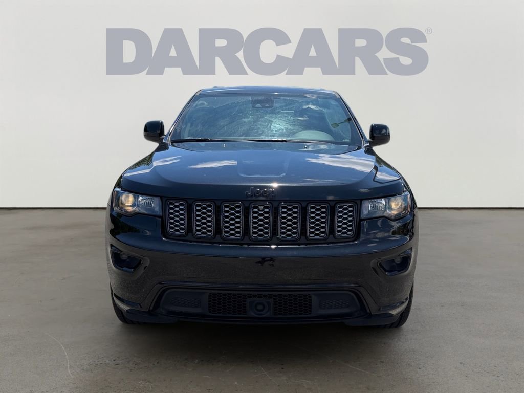 Used 2022 Jeep Grand Cherokee Laredo X RWD image 2