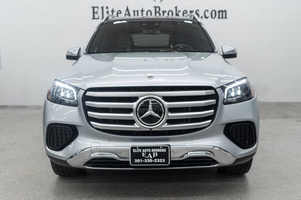 Used 2025 Mercedes-Benz GLS 450 4MATIC image 3