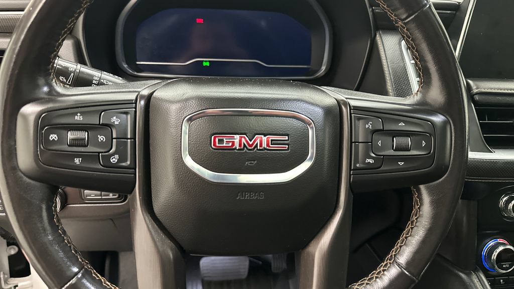 Used 2022 GMC Yukon XL AT4 AWD/4WD image 16
