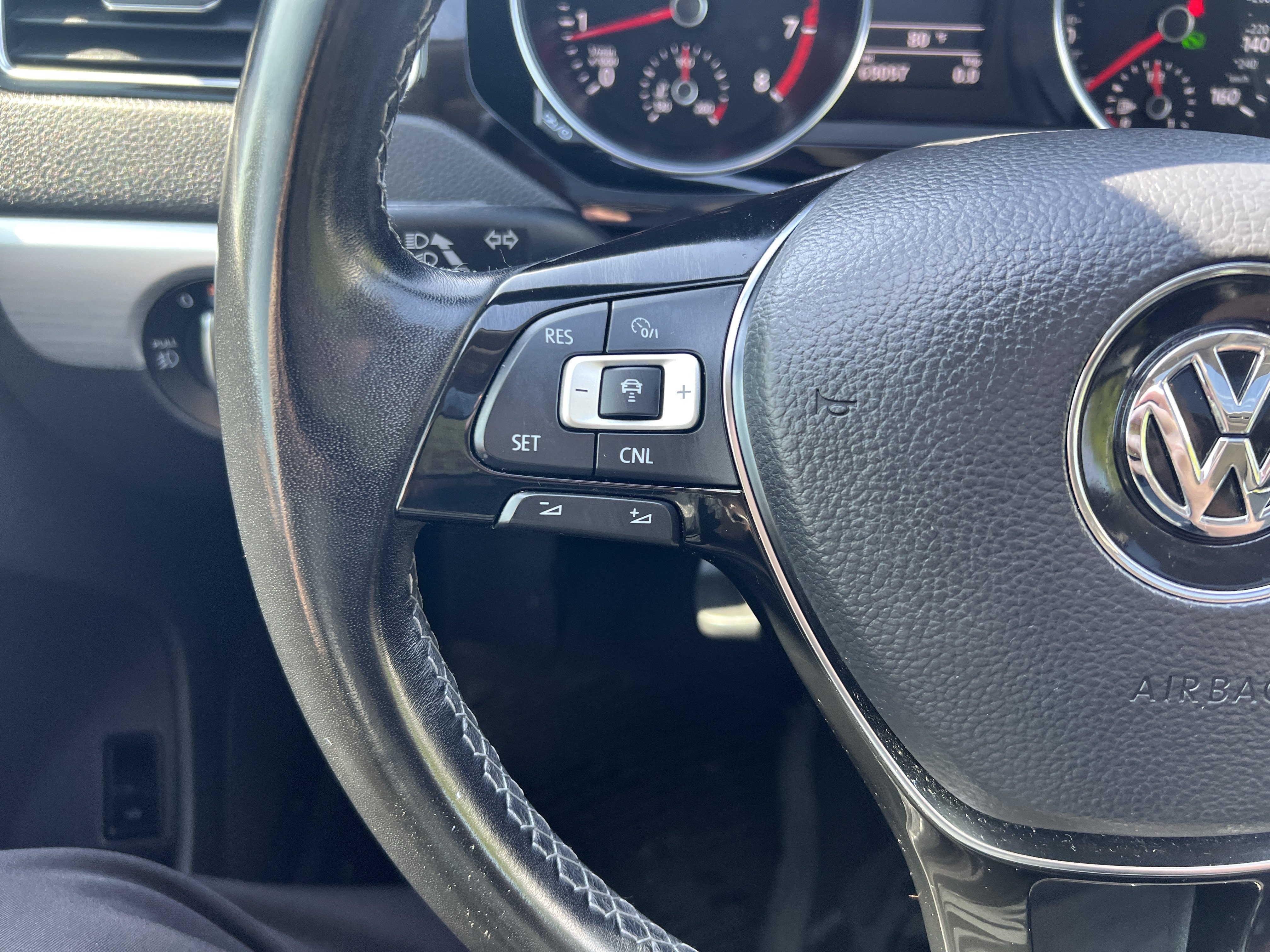 Used 2018 Volkswagen Jetta SEL FWD image 16