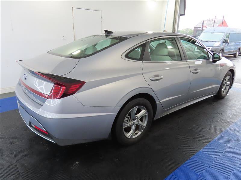 Used 2023 Hyundai Sonata SE w/ Preferred Accessory Package FWD image 13