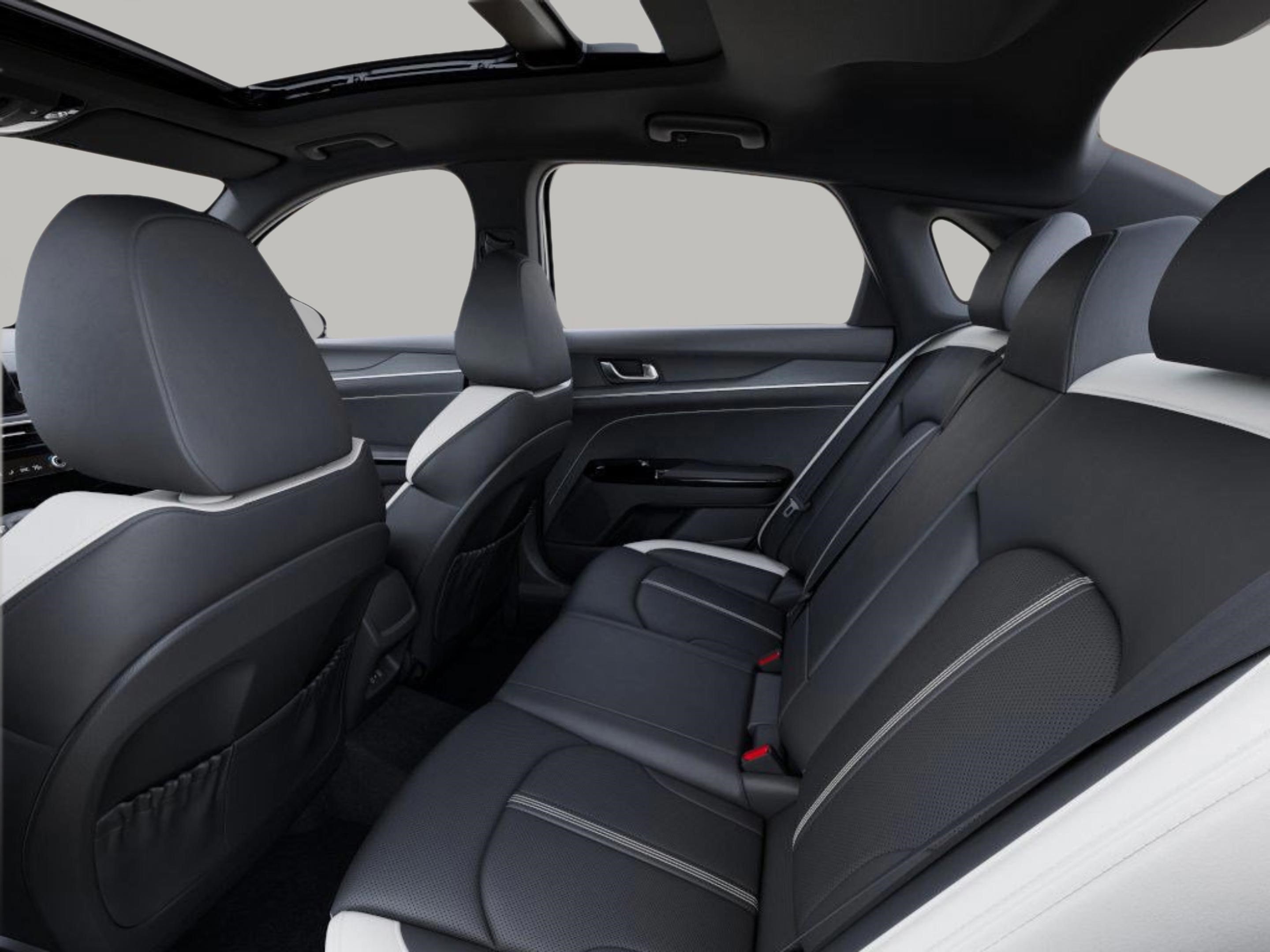 Used 2025 Kia K5 GT-Line w/ GT-Line Premium Package FWD image 18