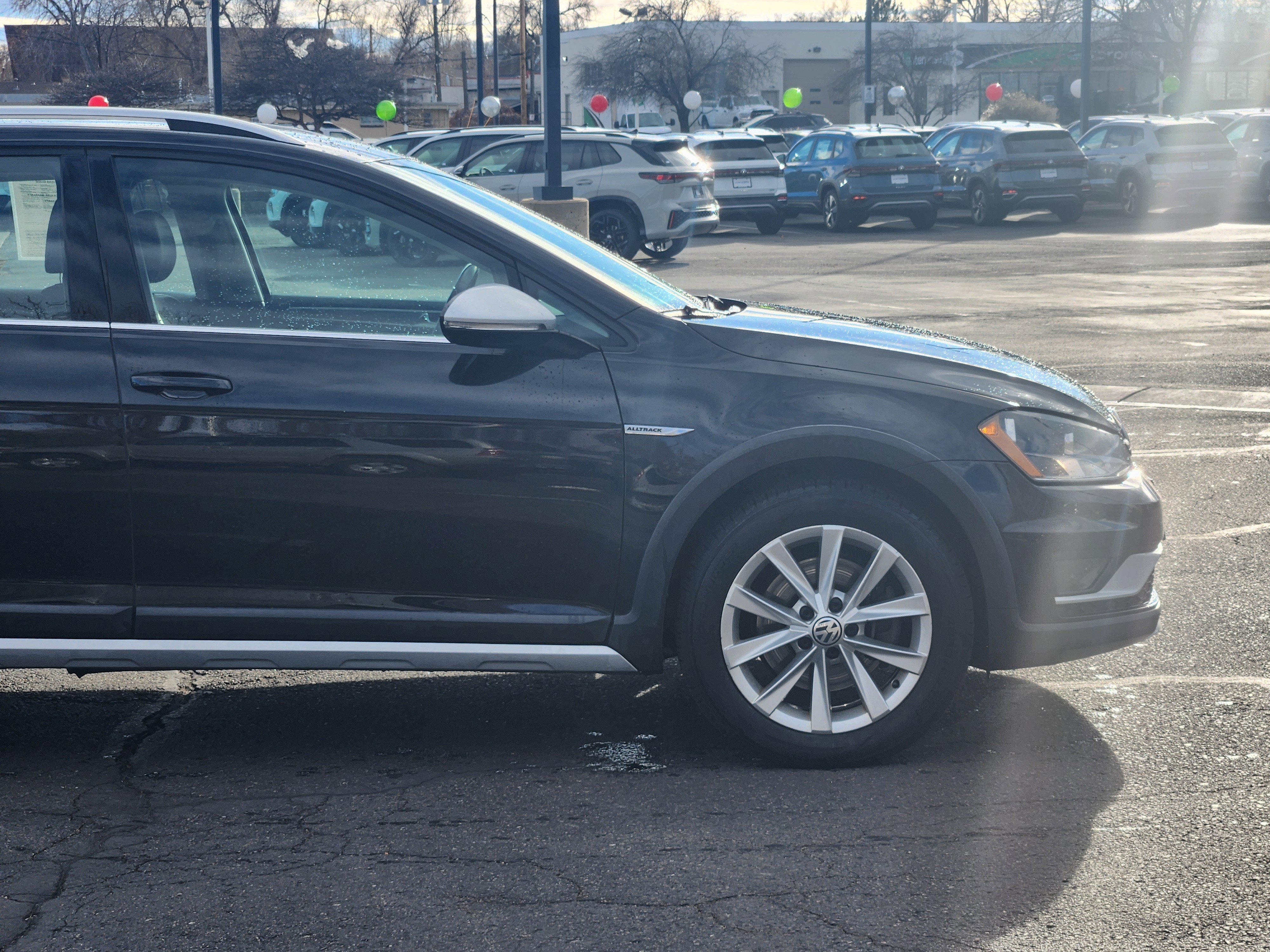 Used 2017 Volkswagen Golf Alltrack S image 8