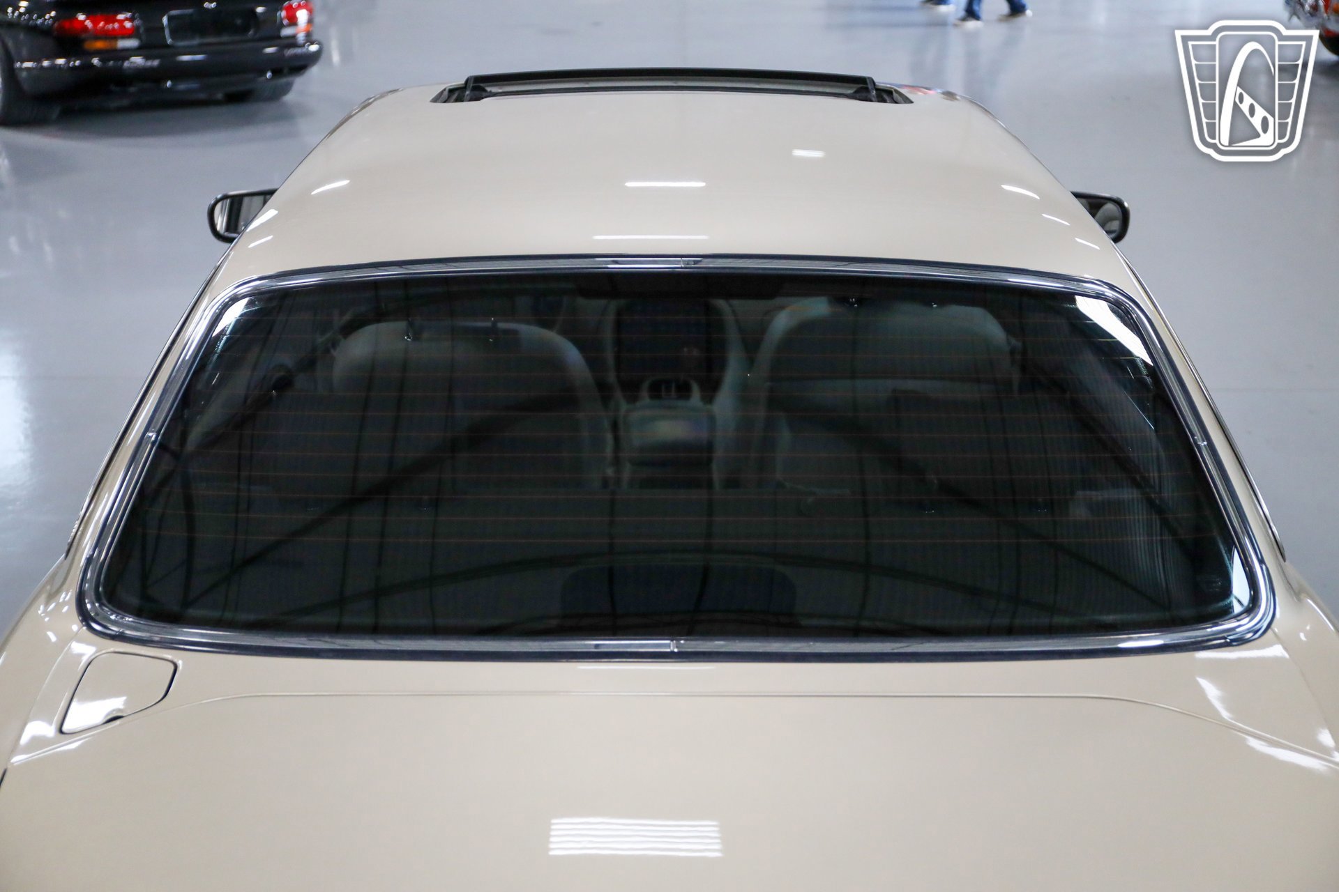 Used 2001 Jaguar XJ8 image 36