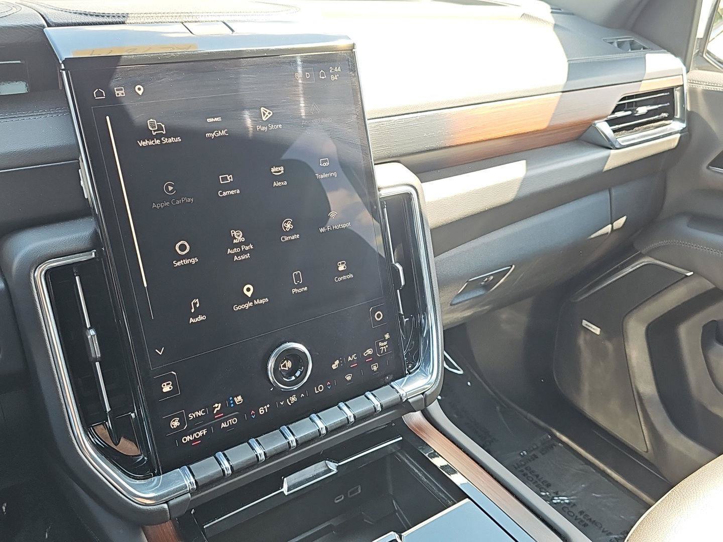 Used 2025 GMC Yukon Denali AWD/4WD image 16