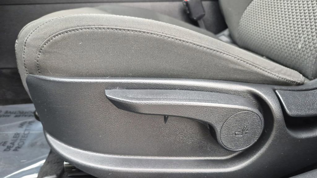 Used 2023 Kia Sportage LX image 12