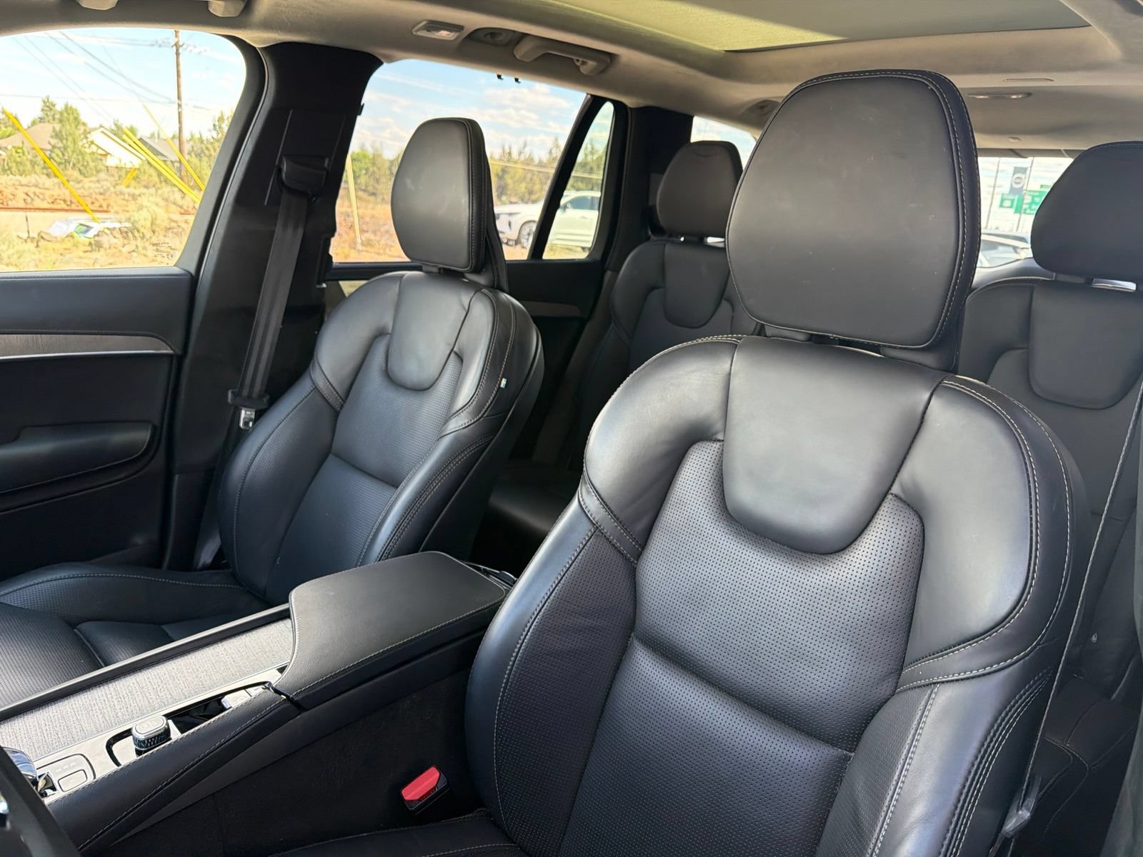 Used 2023 Volvo XC90 B6 Ultimate w/ Lounge Package AWD/4WD image 19
