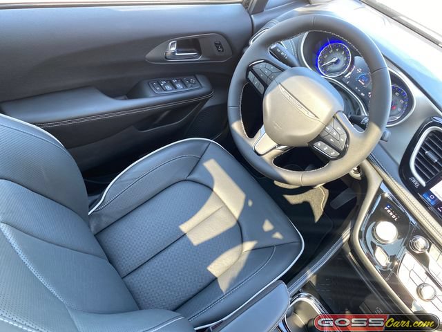 New 2027 Chrysler Pacifica Limited AWD/4WD image 23