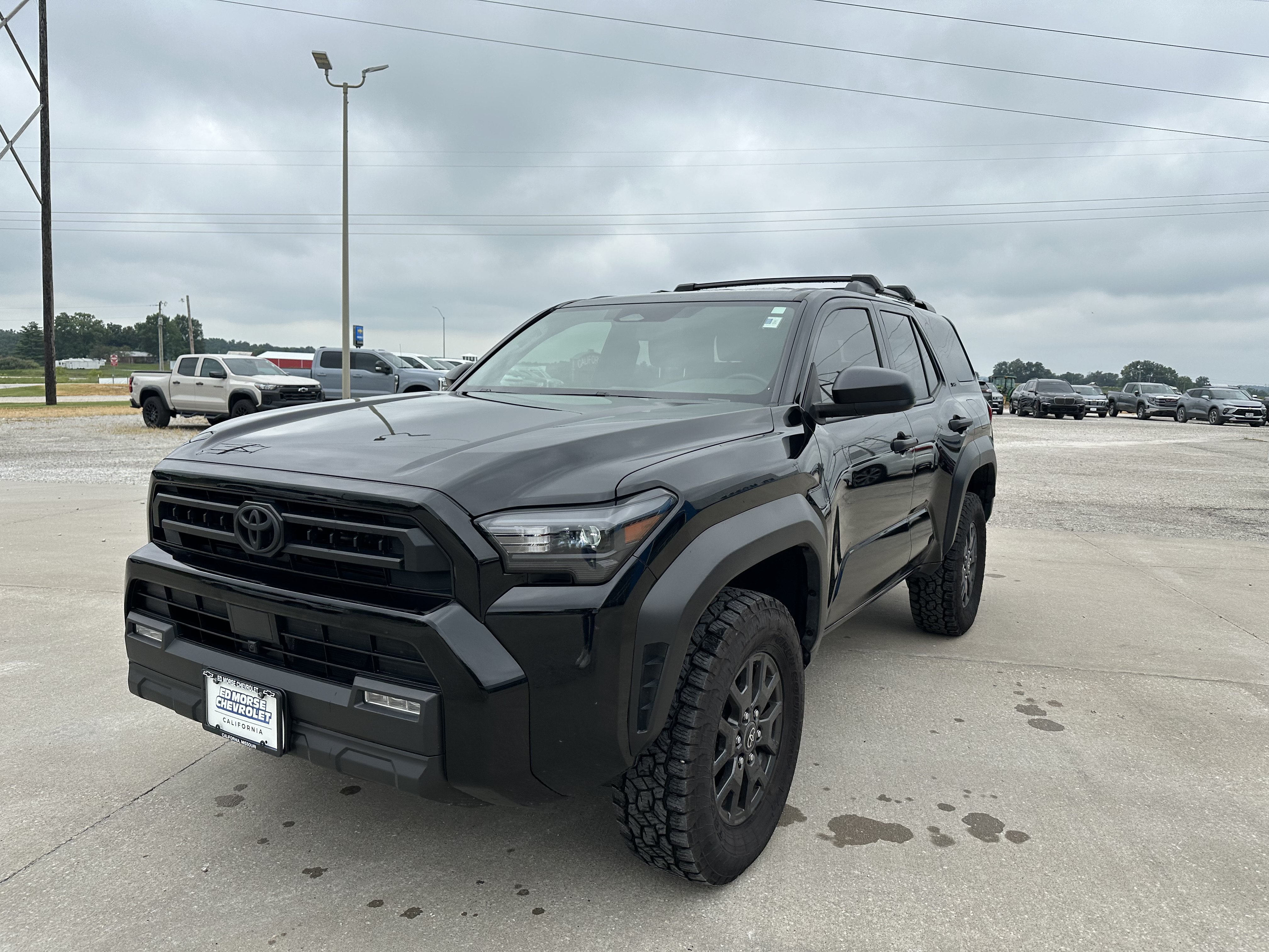 Used 2025 Toyota 4Runner SR5 AWD/4WD image 9