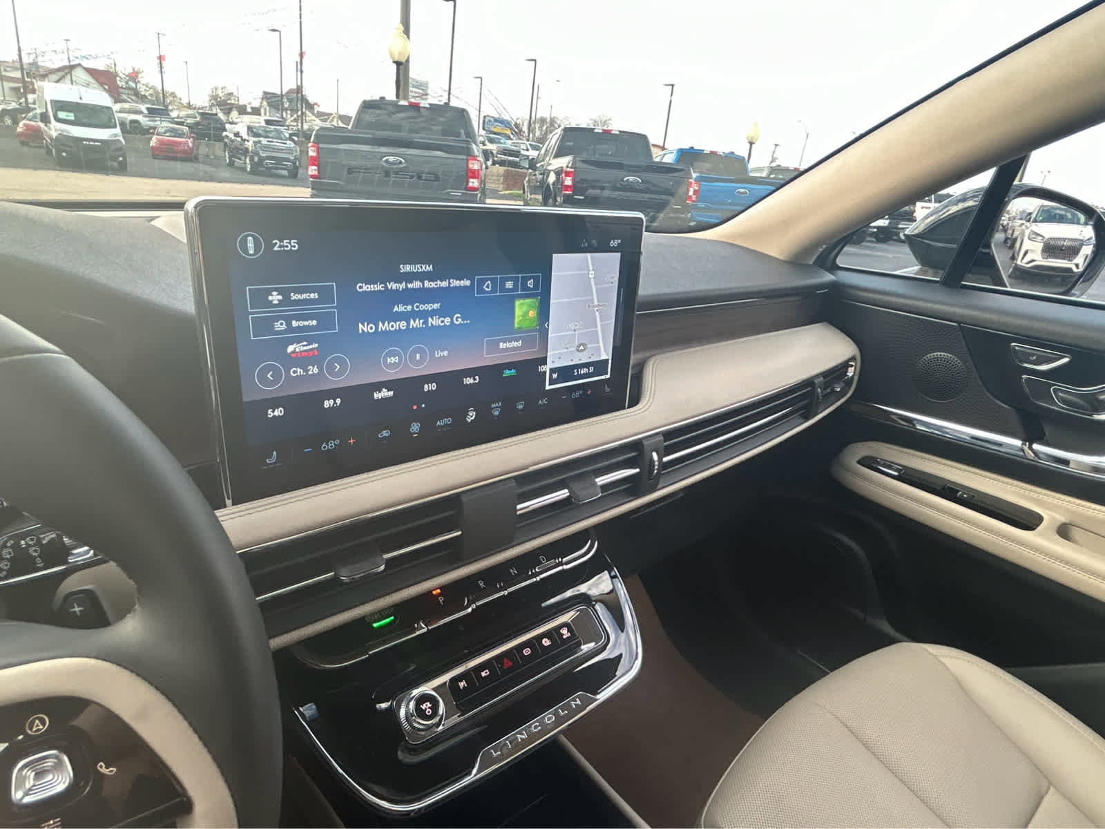 Used 2025 Lincoln Corsair Grand Touring image 38