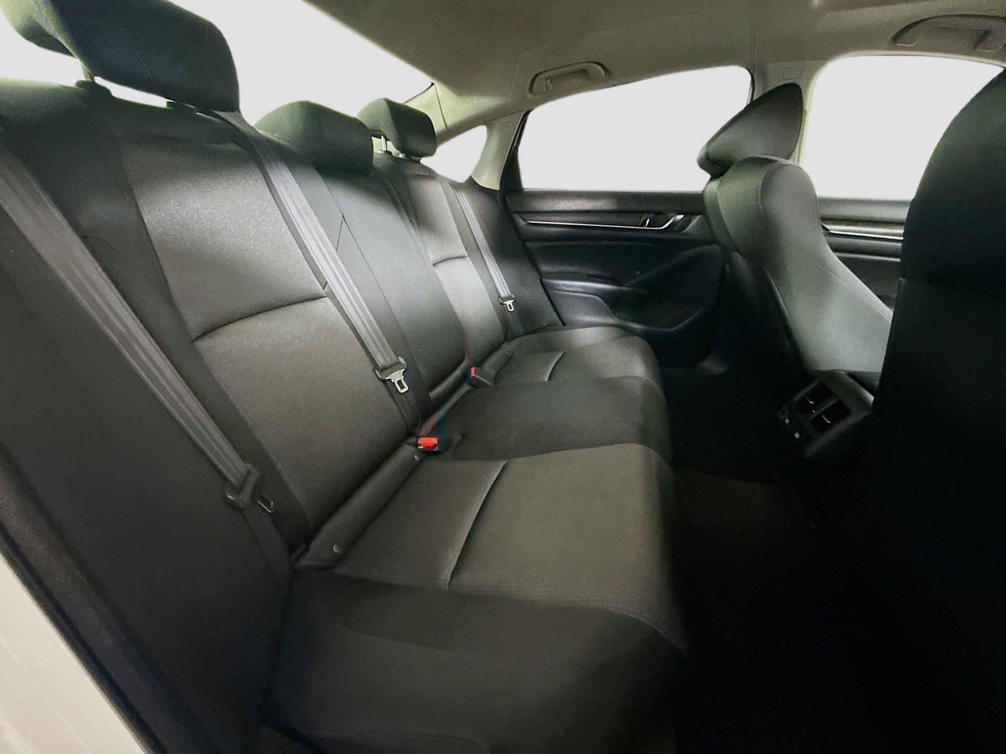 Used 2021 Honda Accord EX image 27