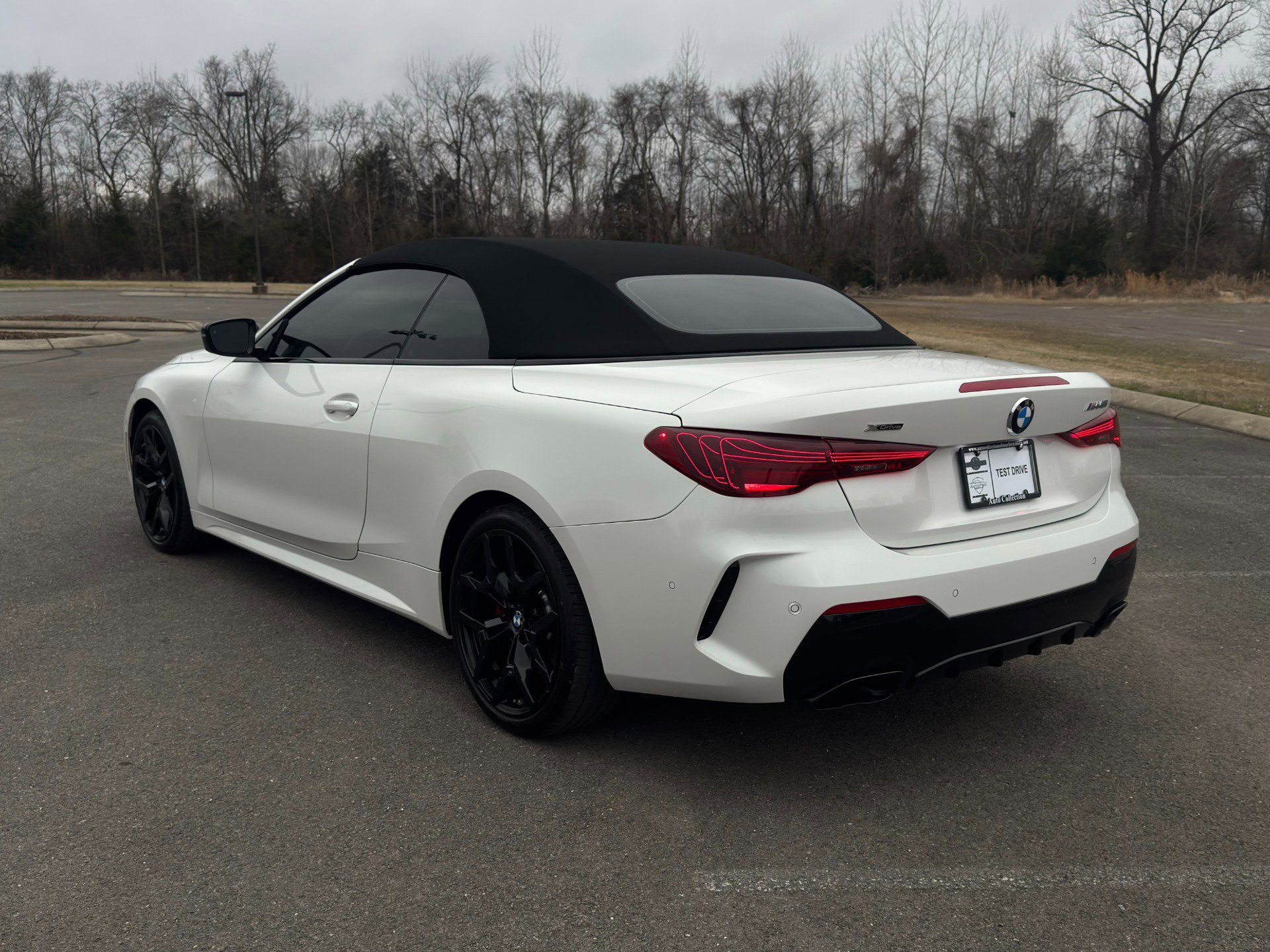 Used 2025 BMW 440i xDrive Convertible w/ Premium Package image 13