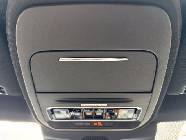 New 2027 Lincoln Navigator Reserve w/ Jet Appearance Package AWD/4WD image 34