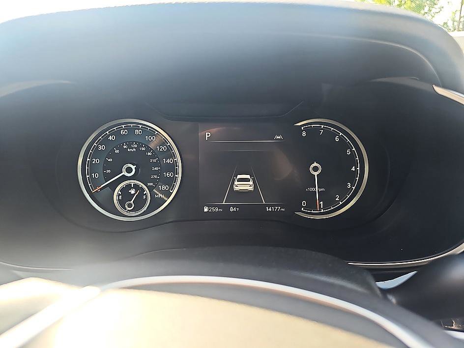 Used 2025 Genesis G70 2.5T RWD image 17
