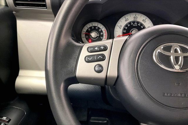Used 2014 Toyota FJ Cruiser 4WD w/ Convenience Package image 21