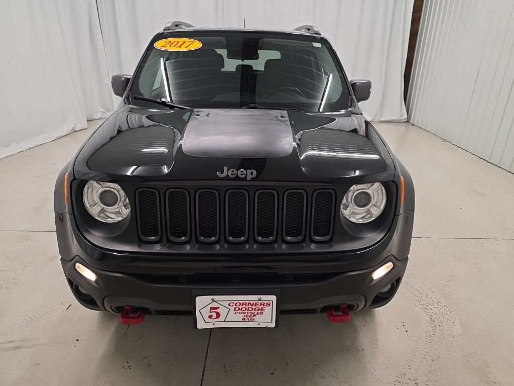 Used 2017 Jeep Renegade Trailhawk AWD/4WD image 8