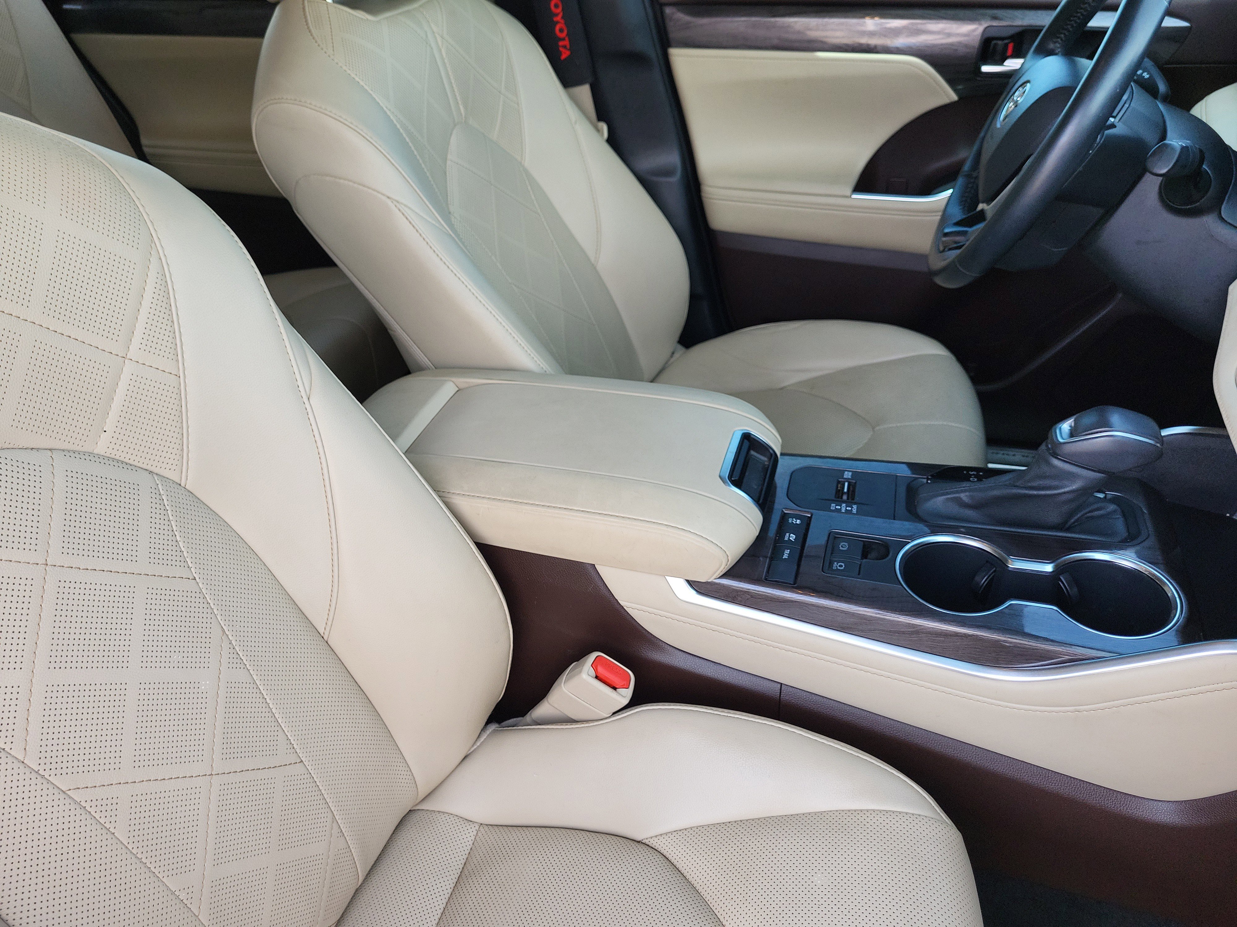Used 2022 Toyota Highlander Platinum image 20