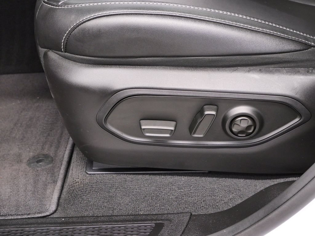Certified 2024 Jeep Grand Cherokee Limited w/ Black Appearance Package AWD/4WD image 19