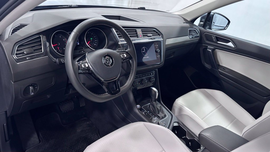 Used 2021 Volkswagen Tiguan SE AWD/4WD image 10