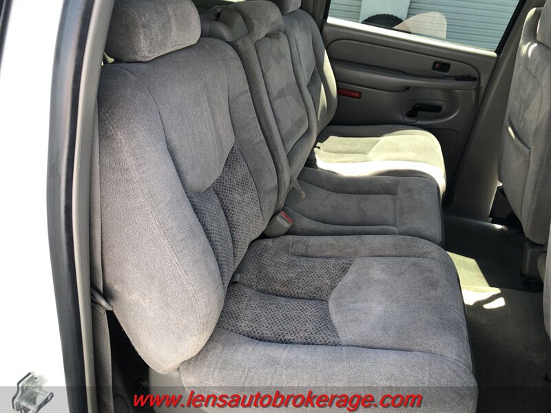 Used 2004 Chevrolet Suburban LS RWD image 13