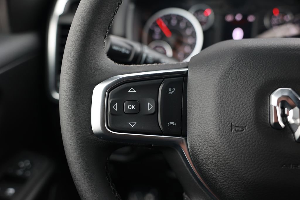 New 2026 RAM 1500 4x4 Crew Cab image 17