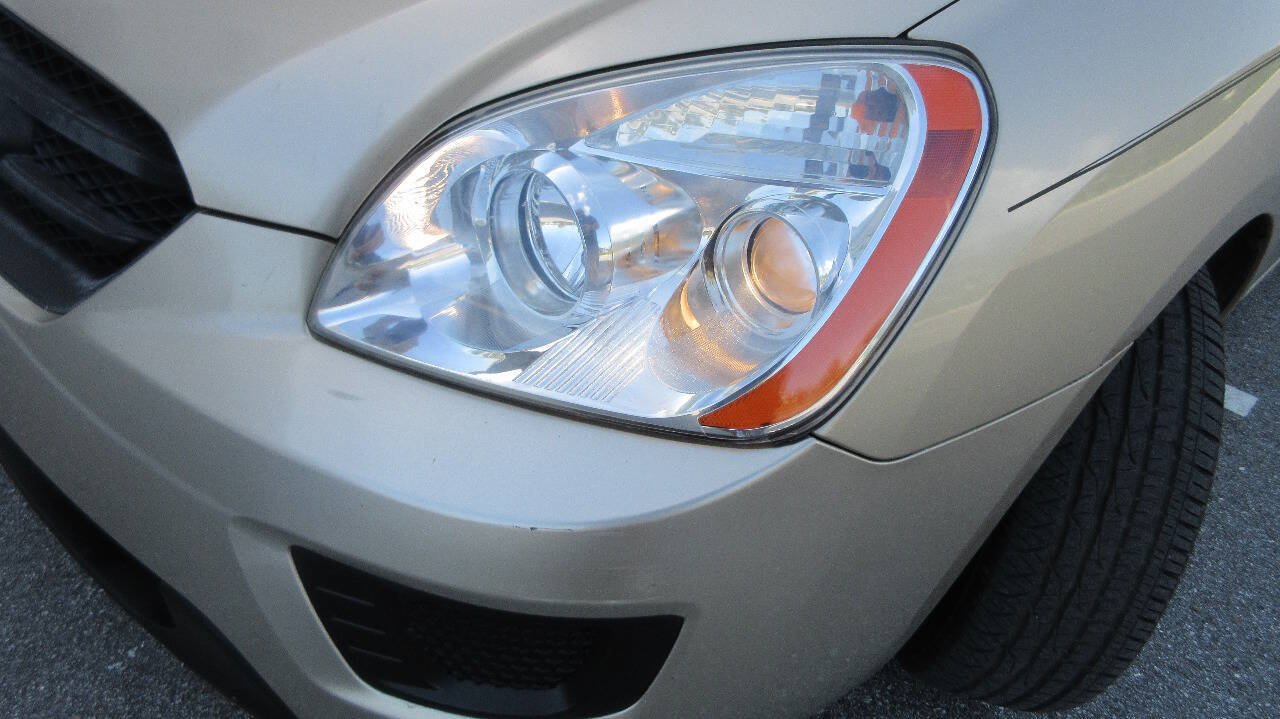 Used 2008 Kia Rondo LX FWD image 35