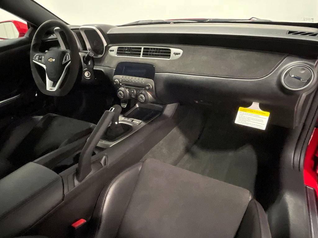 Used 2015 Chevrolet Camaro Z/28 RWD image 47