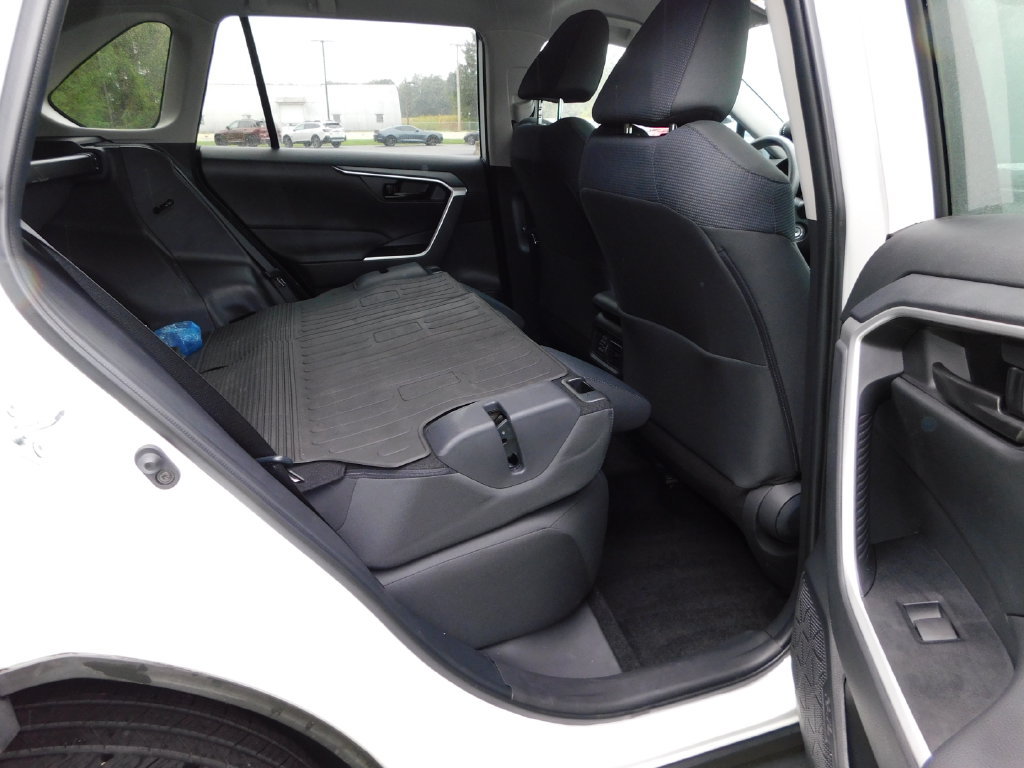 Used 2024 Toyota RAV4 LE AWD/4WD image 23