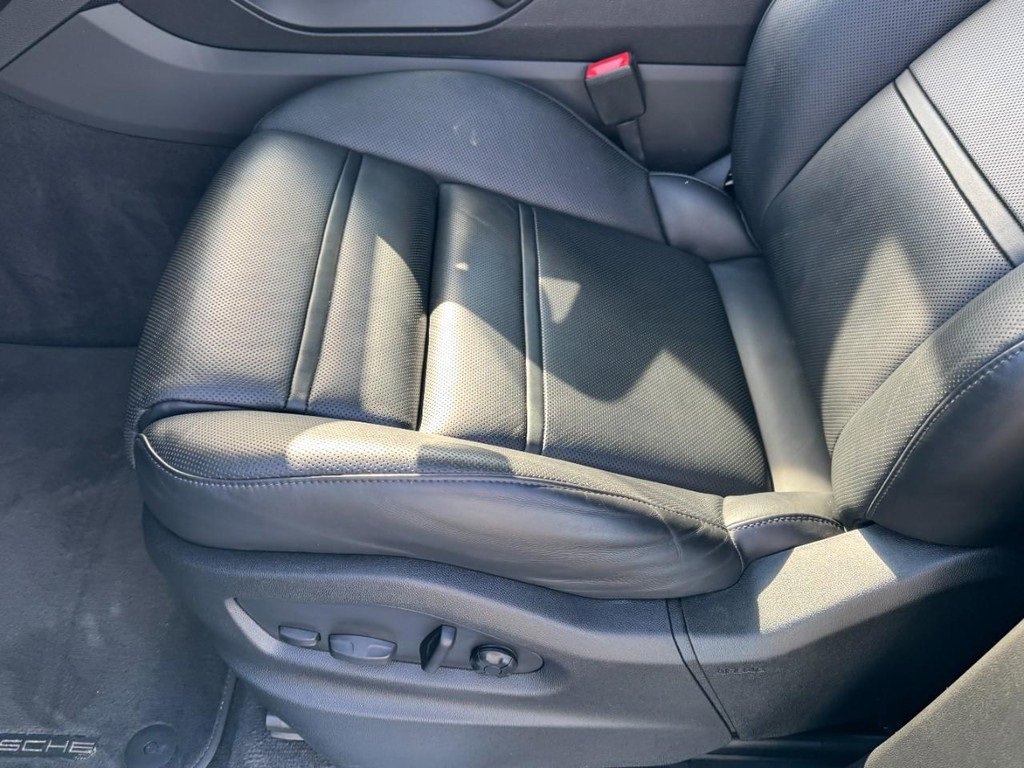 Used 2023 Porsche Cayenne S Platinum image 16