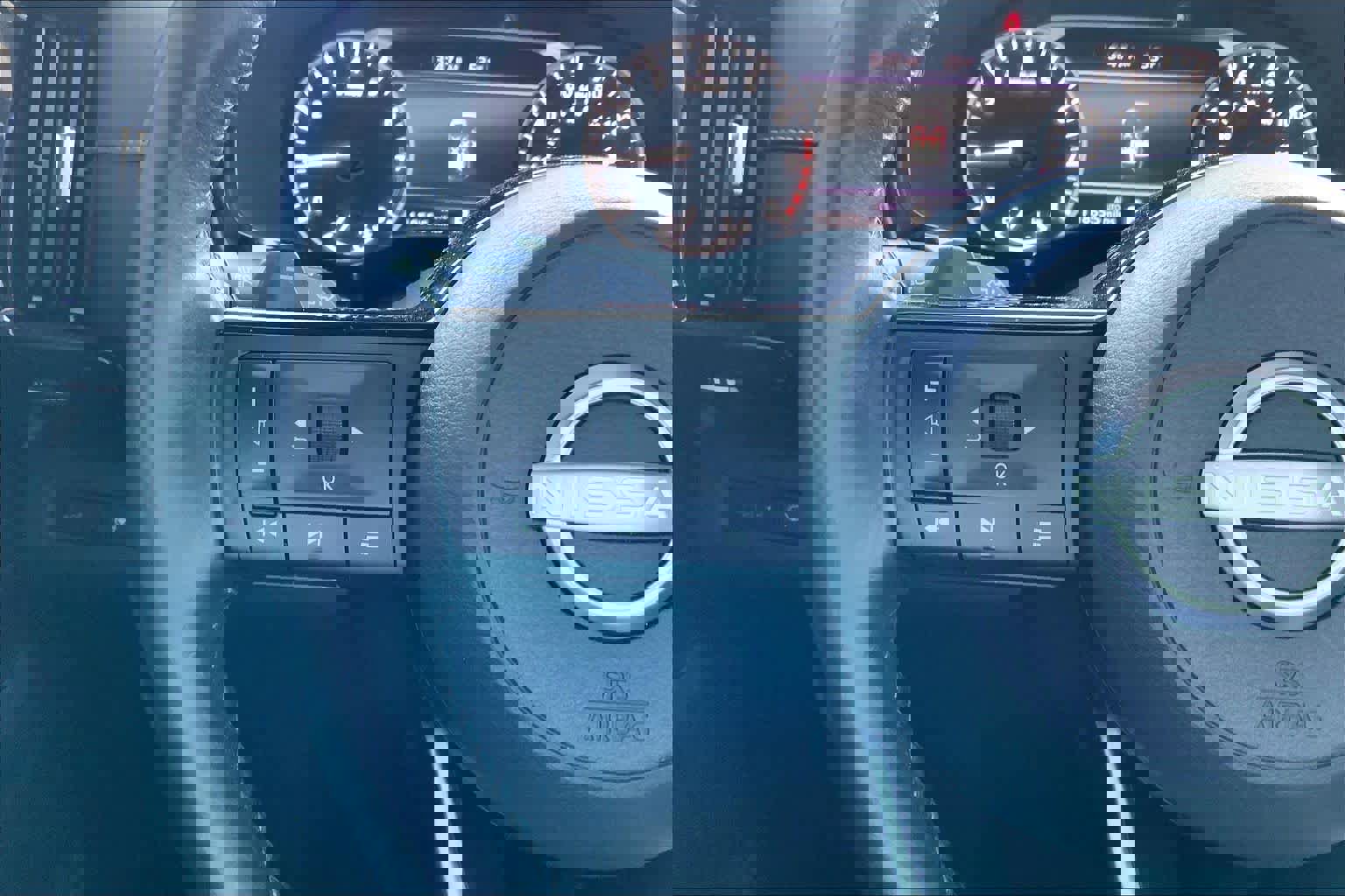 Used 2022 Nissan Pathfinder SV w/ SV Premium Package image 23