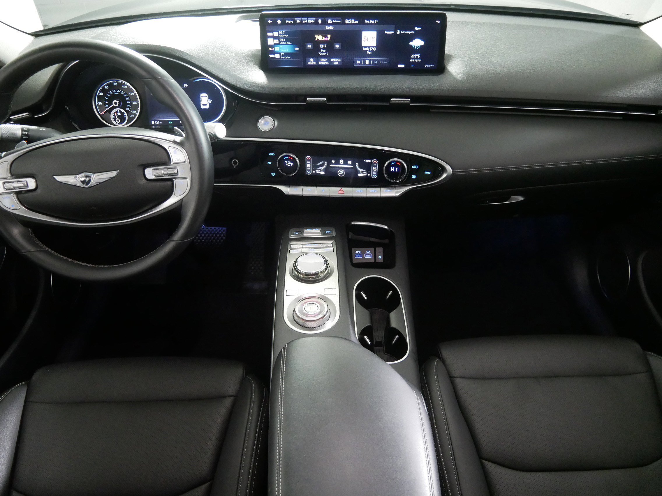 Certified 2022 Genesis GV70 2.5T w/ Select Package image 10