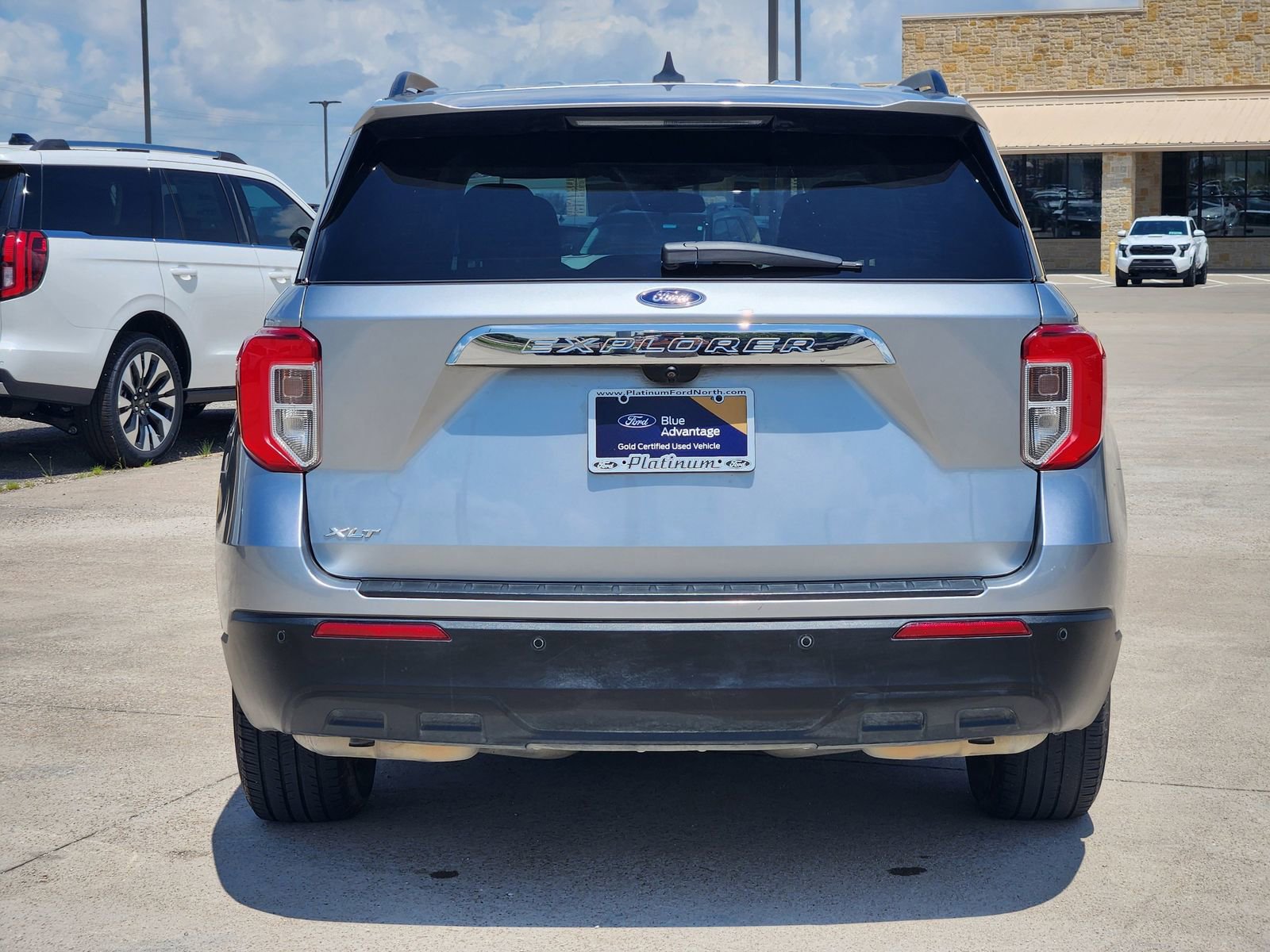 Used 2022 Ford Explorer XLT RWD image 8