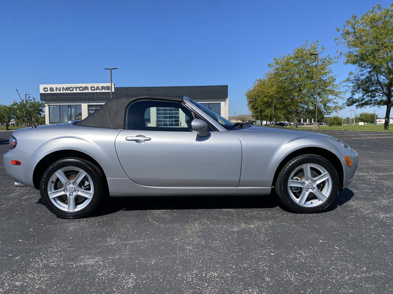 Used 2006 MAZDA MX-5 Miata Touring RWD image 8