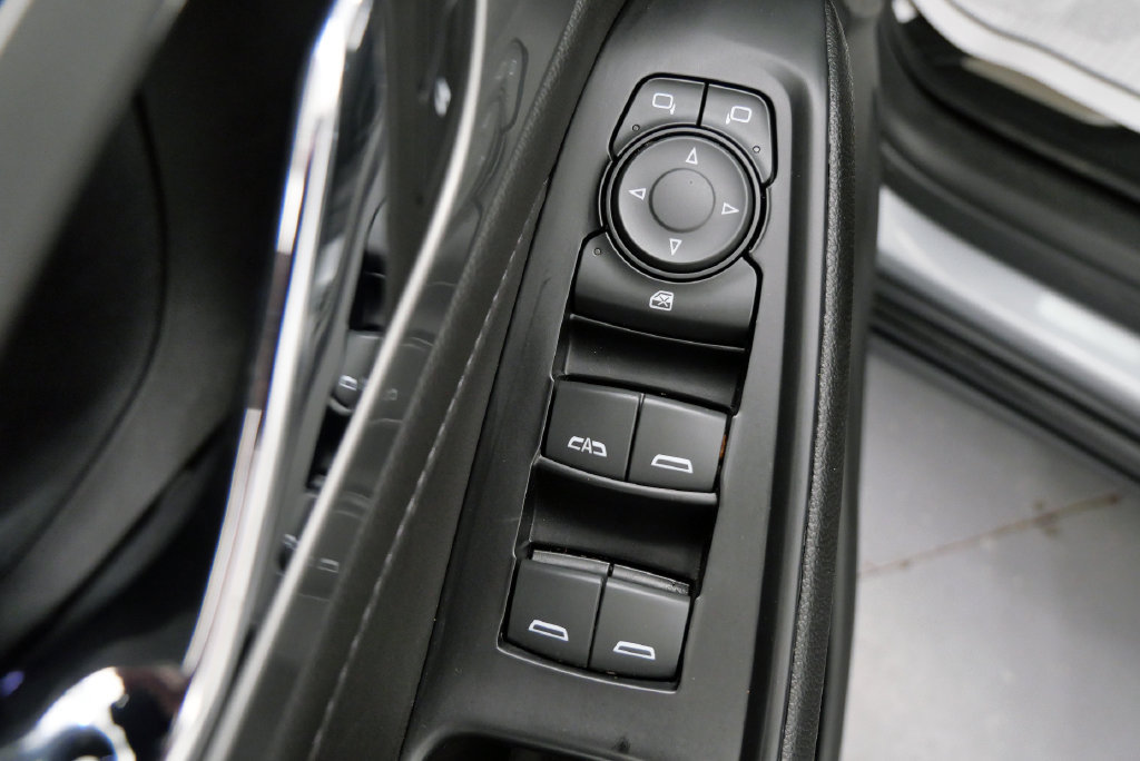 Used 2023 Chevrolet Traverse LT w/ LPO, Floor Liner Package AWD/4WD image 14