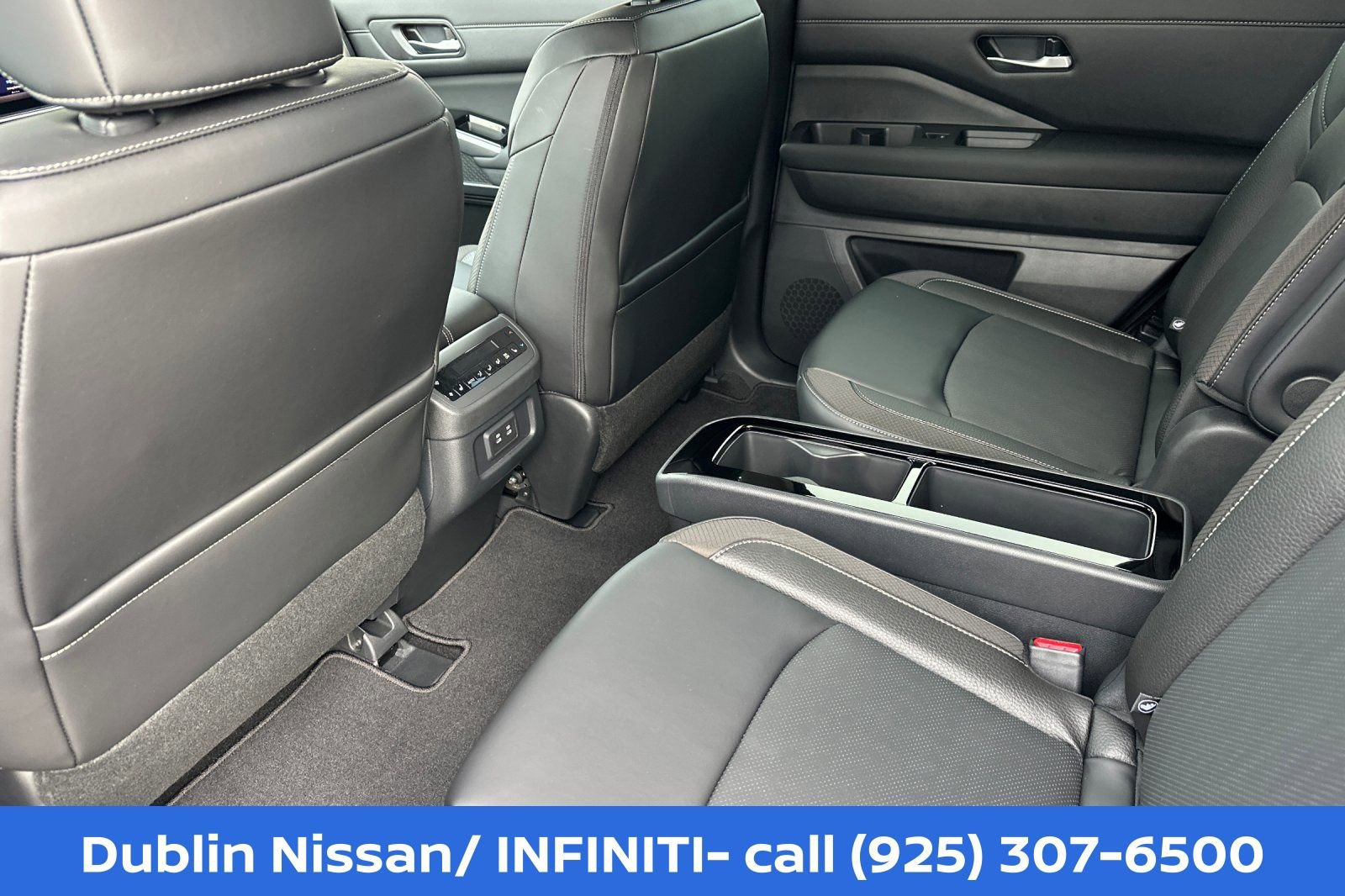 New 2026 Nissan Pathfinder SL w/ SL Premium Package AWD/4WD image 14