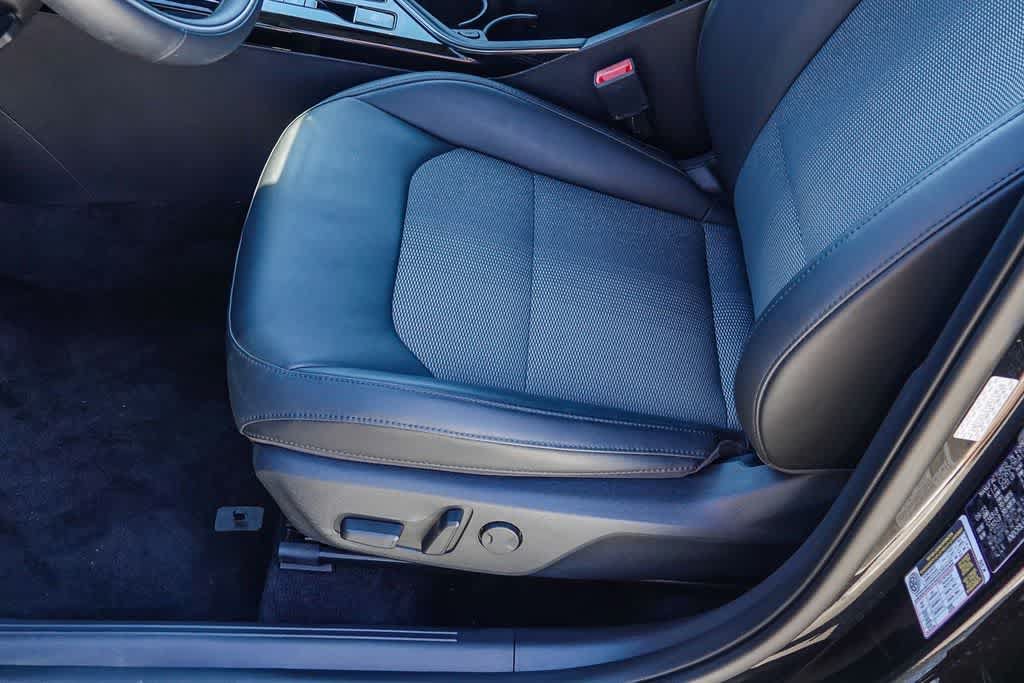 Certified 2024 Kia Niro EX FWD image 20