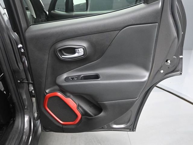 Used 2016 Jeep Renegade Trailhawk AWD/4WD image 16