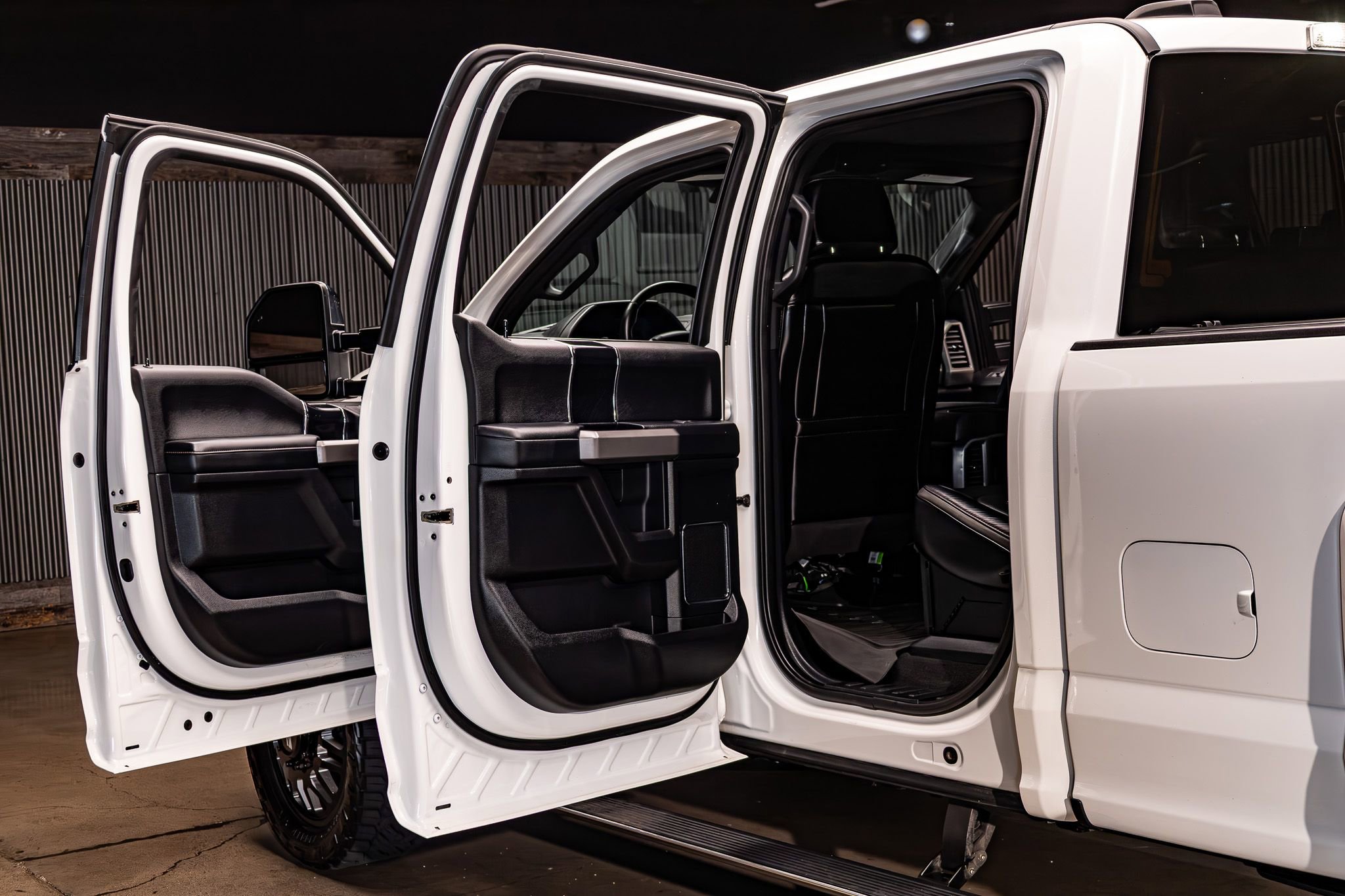 Used 2020 Ford F450 Platinum w/ FX4 Off-Road Package image 27