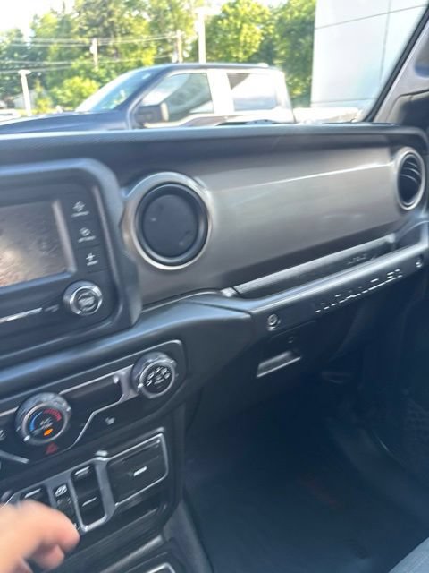 Used 2018 Jeep Wrangler Unlimited Sport S AWD/4WD image 29