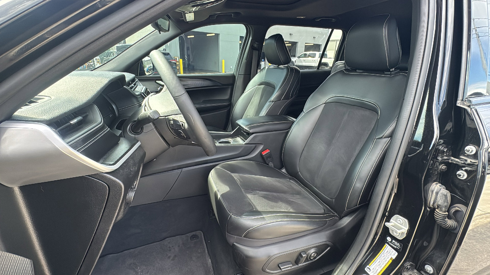 Certified 2024 Jeep Grand Cherokee L Altitude image 14