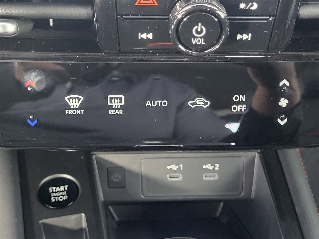 New 2025 Nissan Kicks SR image 14